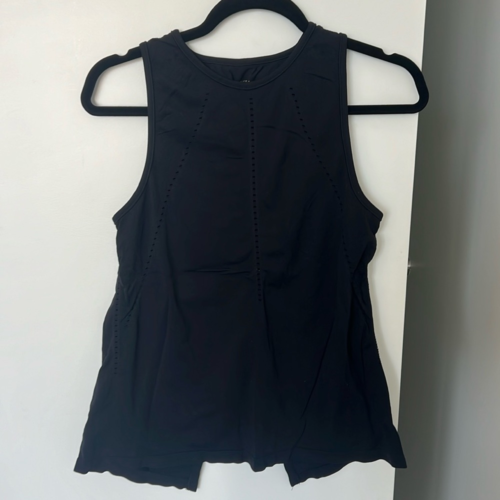 Athleta black sleeveless workout shirt